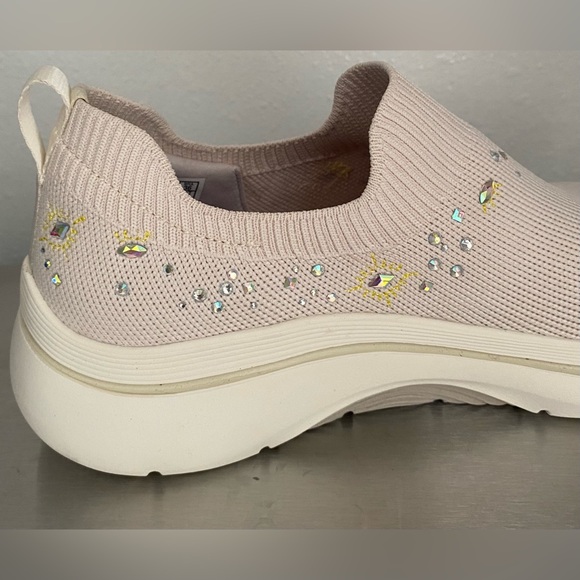 SKECHERS.. WOMENS ARCH FIT SNEAKERS - Picture 3 of 16